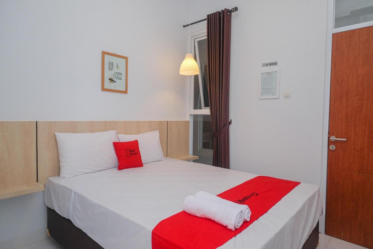 Reddoorz Syariah @ Tlogosari Semarang Hotel Alastuwo ภายนอก รูปภาพ