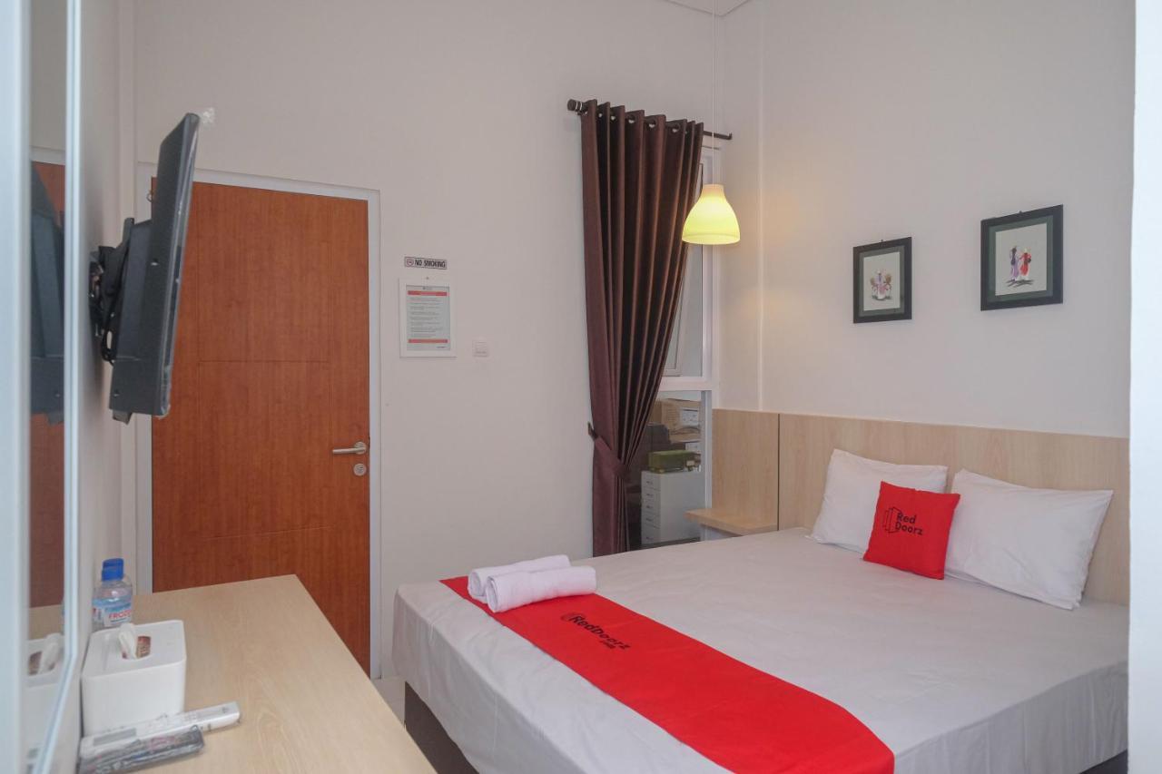 Reddoorz Syariah @ Tlogosari Semarang Hotel Alastuwo ภายนอก รูปภาพ