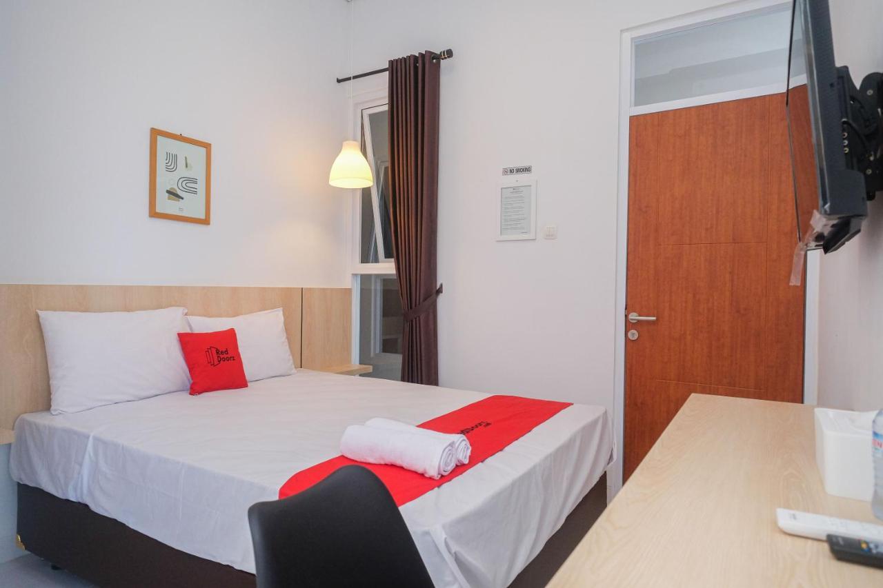 Reddoorz Syariah @ Tlogosari Semarang Hotel Alastuwo ภายนอก รูปภาพ