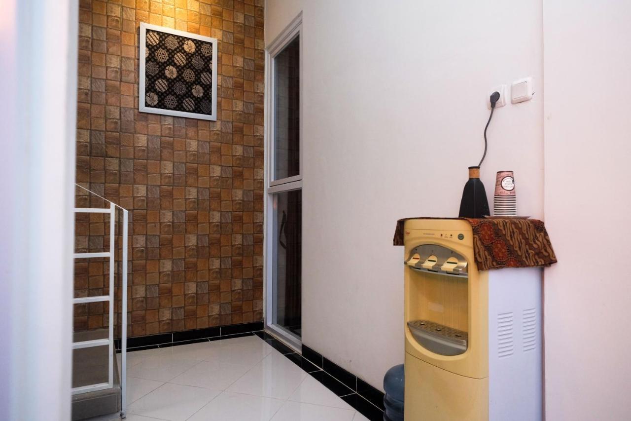 Reddoorz Syariah @ Tlogosari Semarang Hotel Alastuwo ภายนอก รูปภาพ