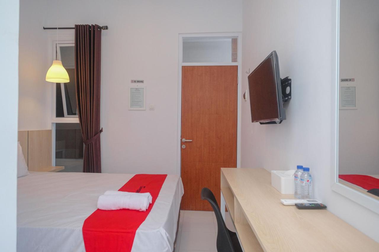 Reddoorz Syariah @ Tlogosari Semarang Hotel Alastuwo ภายนอก รูปภาพ