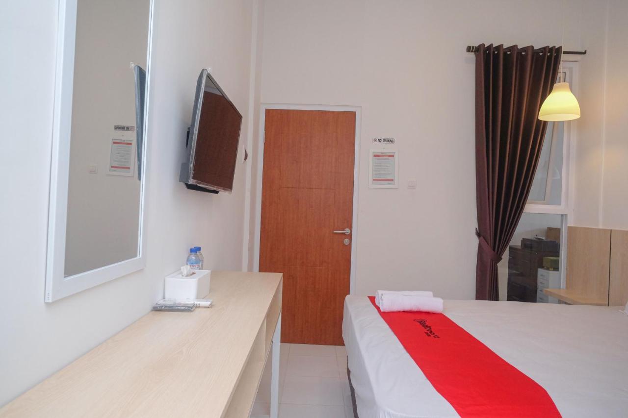 Reddoorz Syariah @ Tlogosari Semarang Hotel Alastuwo ภายนอก รูปภาพ