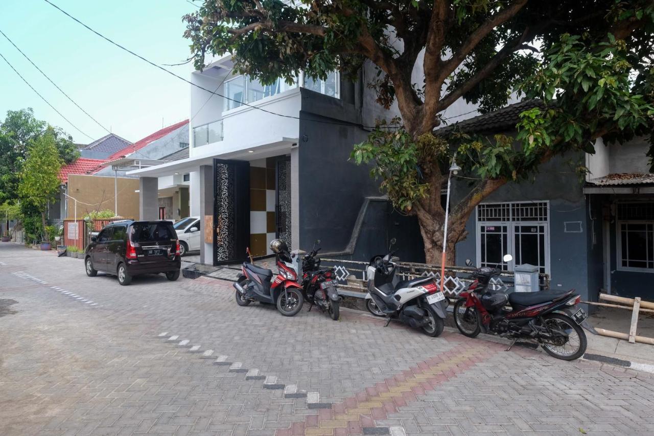 Reddoorz Syariah @ Tlogosari Semarang Hotel Alastuwo ภายนอก รูปภาพ