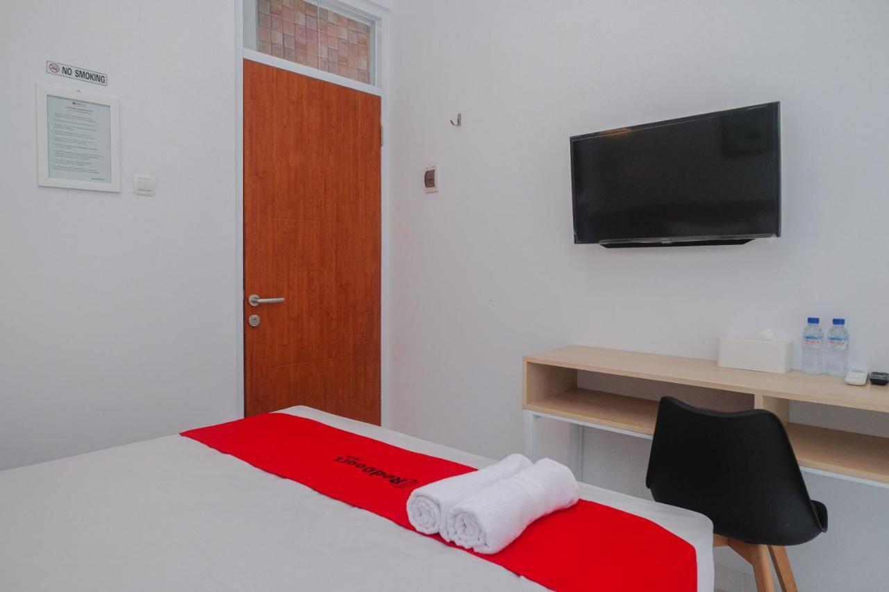 Reddoorz Syariah @ Tlogosari Semarang Hotel Alastuwo ภายนอก รูปภาพ