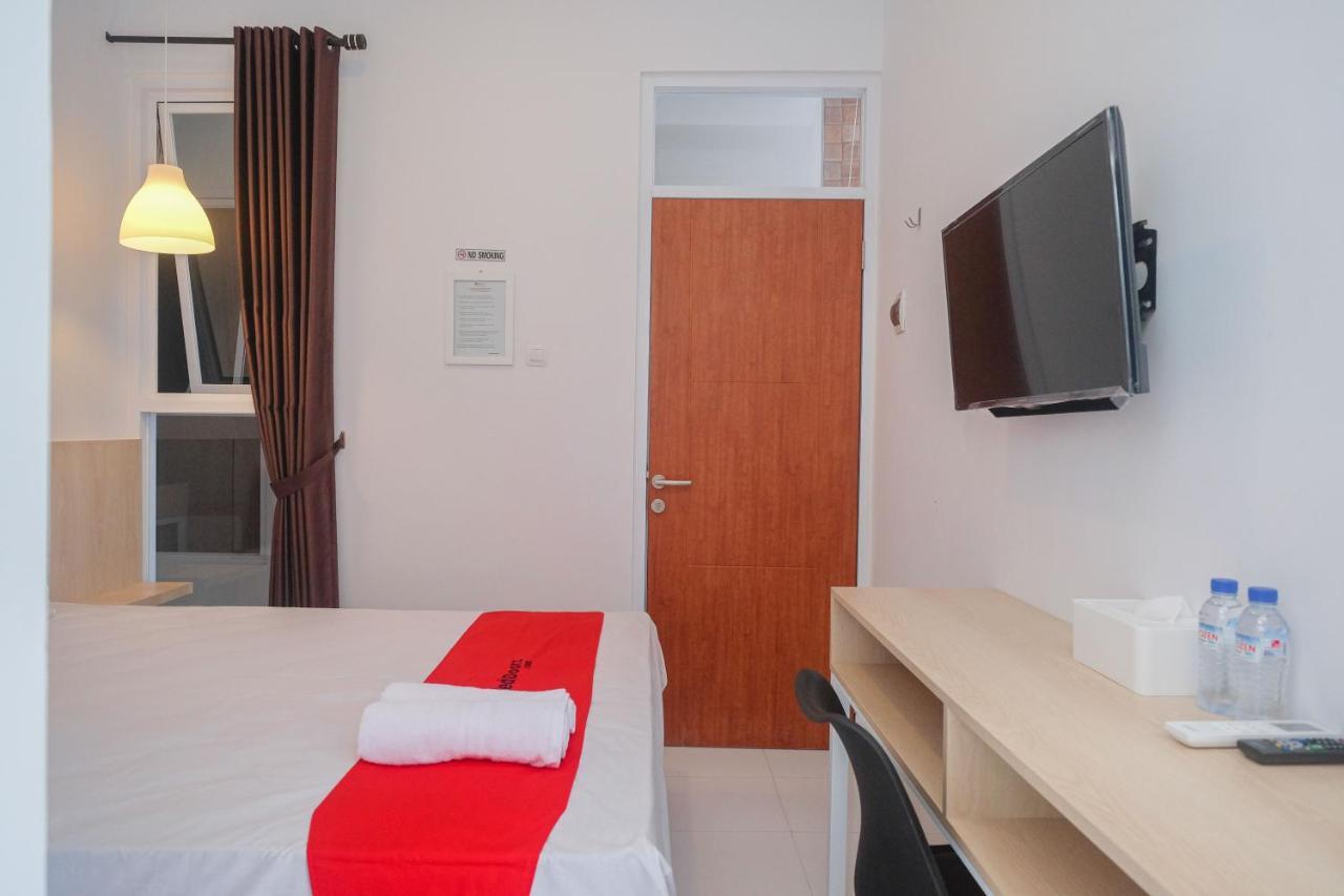 Reddoorz Syariah @ Tlogosari Semarang Hotel Alastuwo ภายนอก รูปภาพ