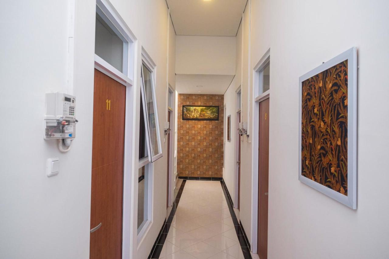 Reddoorz Syariah @ Tlogosari Semarang Hotel Alastuwo ภายนอก รูปภาพ