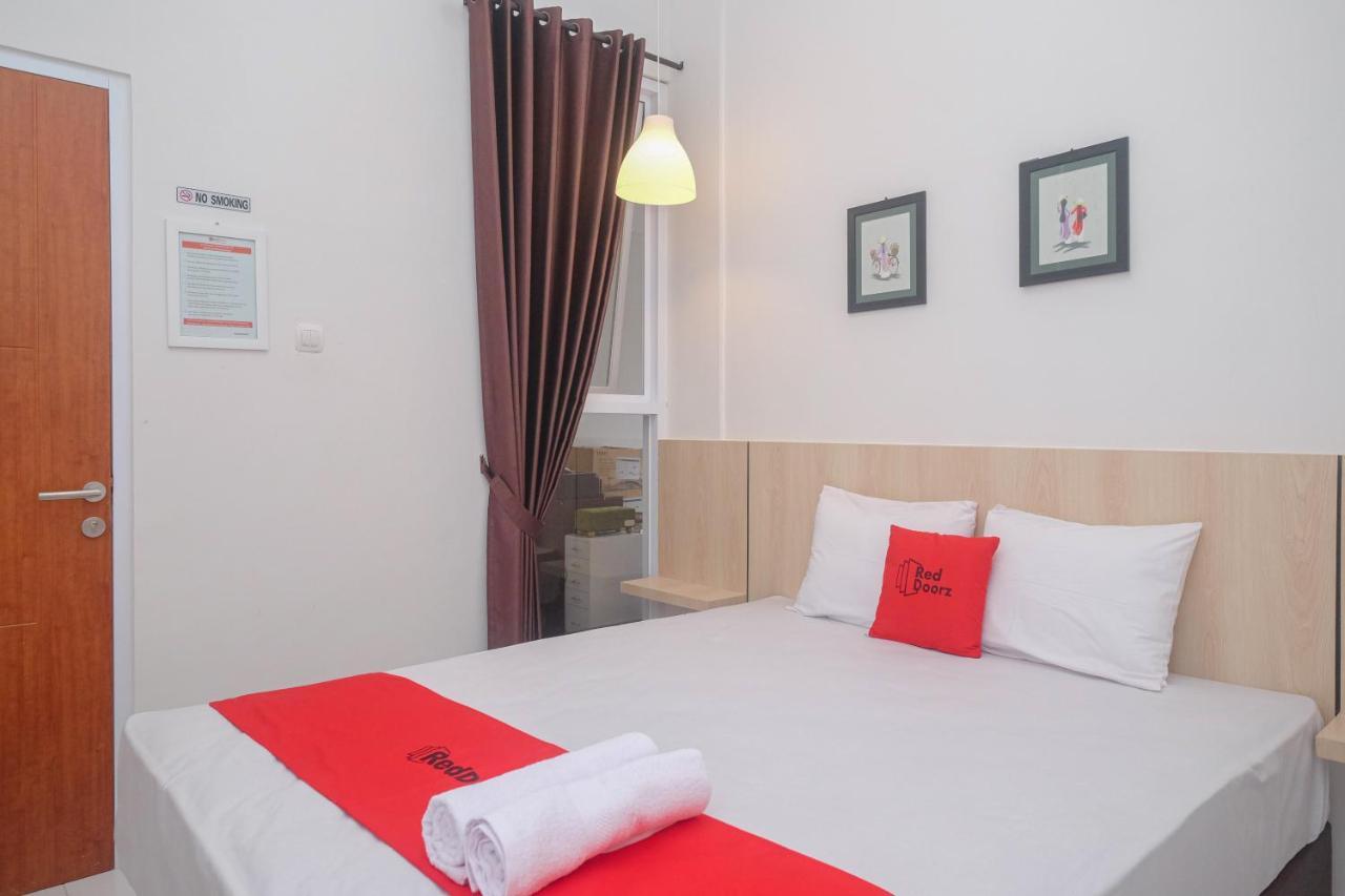 Reddoorz Syariah @ Tlogosari Semarang Hotel Alastuwo ภายนอก รูปภาพ